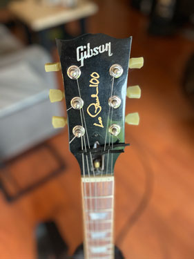 Gibson 2015 Les Paul Traditional in Placid Purple Headstock